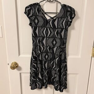 Stylish Black and Gray Geometric Dress
